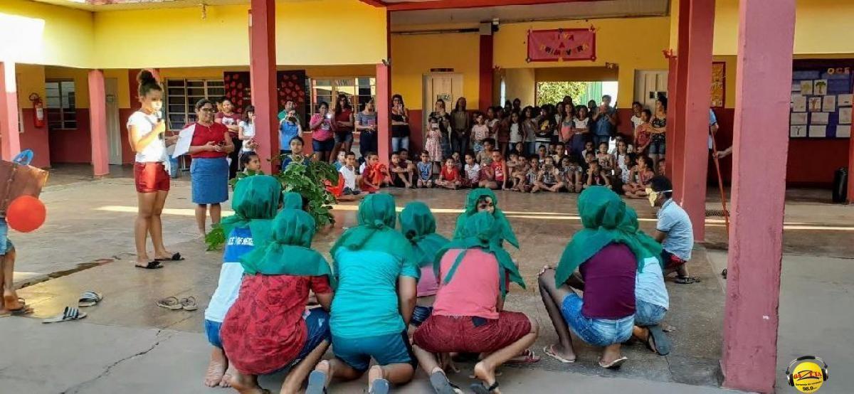 Escola de Barra do Bugres realiza “roda de conversa” com escritora matogrossense GAZETA FM Escola de Barra do Bugres realiza “roda de conversa” com escritora matogrossense GAZETA FM