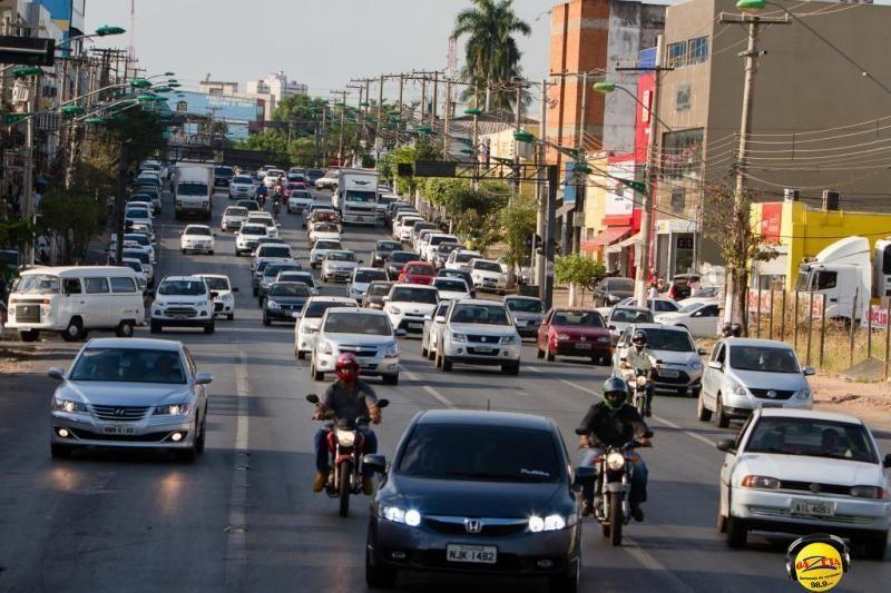 Avanço do sinal vermelho está em segundo no ranking das infrações cometidas pelos motoristas no Estado.